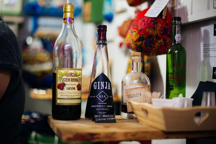 Lisbon: Private Evening Tour with Drinks & Bites in Alfama - The Drinks and Bites Plan: What You Can Expect at Each Stop
