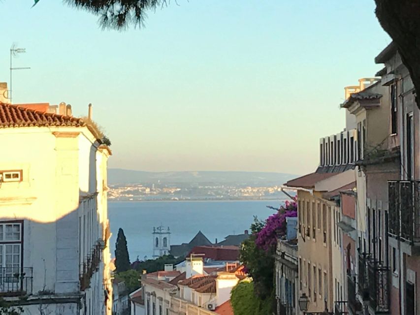 Lisbon: Private Guided Electric Tuk Tuk Tour with Tastings - Why a private electric tuk tuk fits Lisbon better than you think