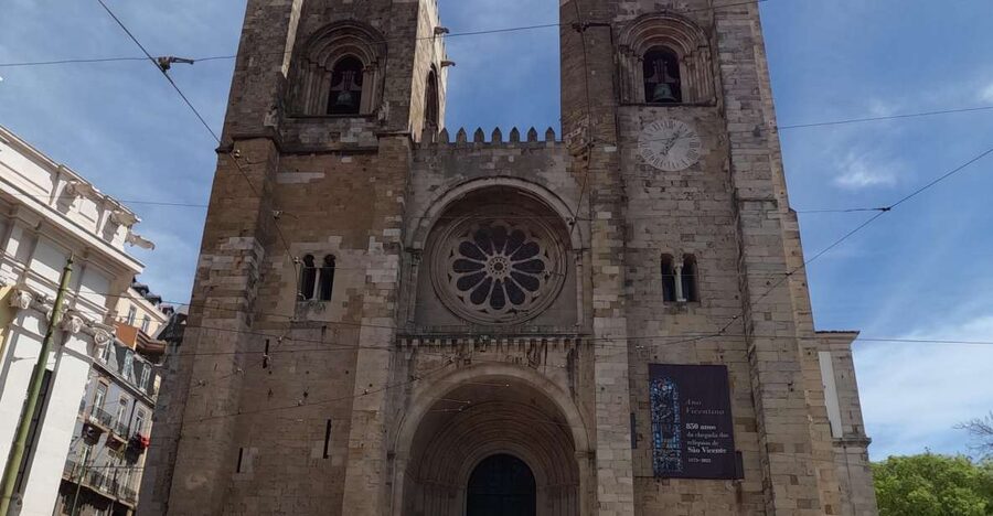 Lisbon:Private guided historical sightseeing Tour by TUK-TUK - Why a private tuk-tuk is the smart way to see Lisbon