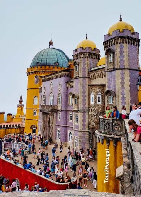 Lisbon: Private guided tour to Sintra Cascais & Cabo de Roca - Cascais and the coast drive back: seaside strolling without the rush