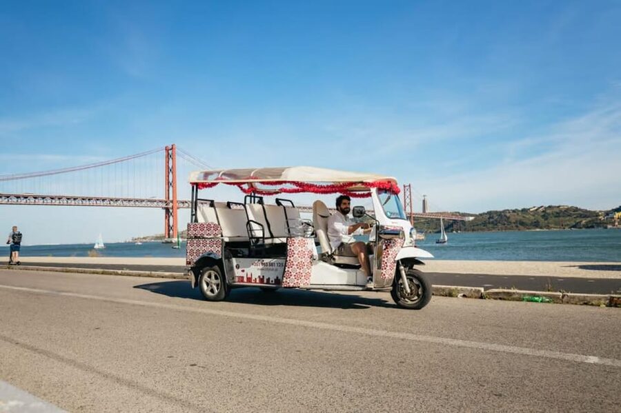 Lisbon: Private Guided Tuk-Tuk Tour with Hotel Pickup - Tuk-tuk in Lisbon: why this route feels smart