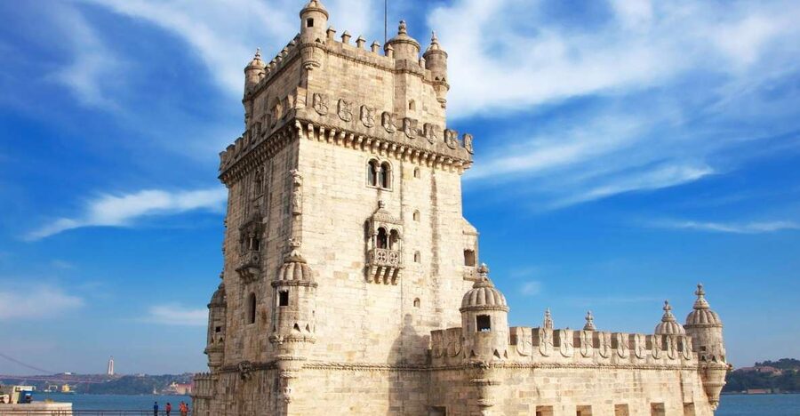 Lisbon: Private Half-Day Tour with Hotel Pickup - The 4-hour Lisbon strategy: see more, walk less