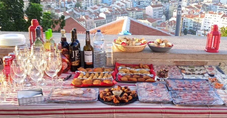 Lisbon: Private Highlights Tuk-Tuk Tour with Tapas and Wine - Key Things To Know Before You Go