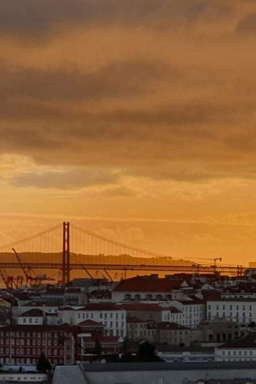 Lisbon: Private Highlights Tuk-Tuk Tour with Tapas and Wine - Getting Oriented: Why Starting at Hard Rock Cafe Helps