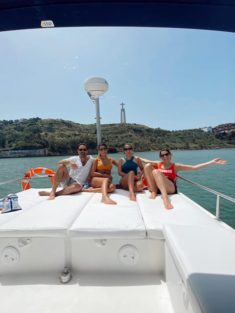 Lisbon: Private Luxury Catamaran Tour with Welcome Drink - Key things to love about this Lisbon catamaran tour