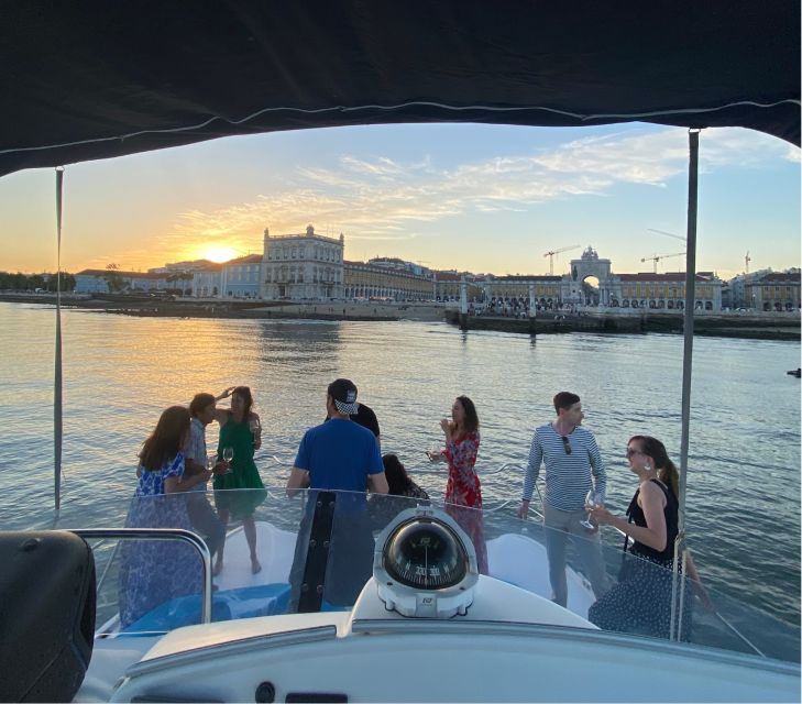 Lisbon: Private Luxury Catamaran Tour with Welcome Drink - The Tagus river route: monuments, photo stops, and a relaxed sightseeing rhythm