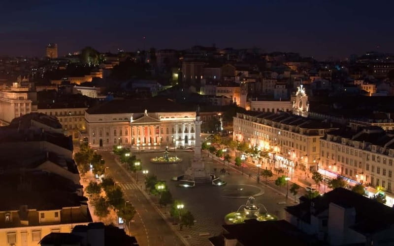 Lisbon: Private Night Tour with Fado Dinner Show - What the Guides and Venues Tend to Be Like