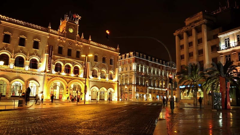 Lisbon: Private Night Tour with Fado Dinner Show - Belém at Nightfall: Jerónimos and the Belem Tower Area