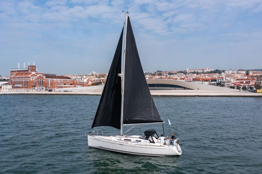 Lisbon: Private Sailboat Tour on the Tagus at Sunset - Key Things You’ll Notice on This Lisbon Sunset Sail