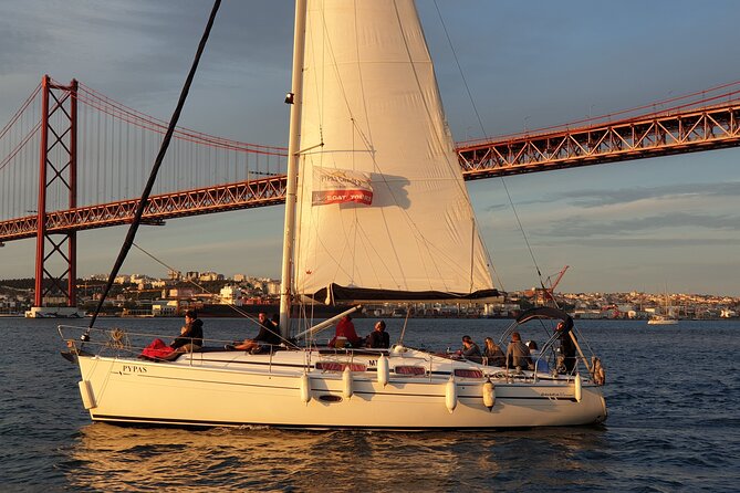 Lisbon Private Sailing Cruise with Locals - A private cruise with locals: what it changes in your day