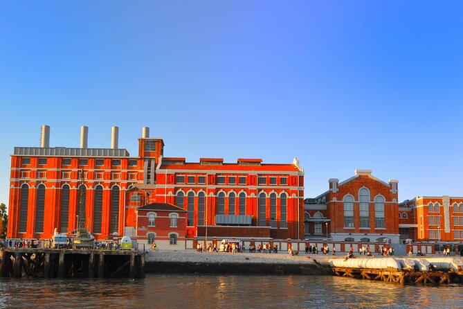 Lisbon Private Sunset Cruise - Should you book Pypas Cruises for your Lisbon sunset?