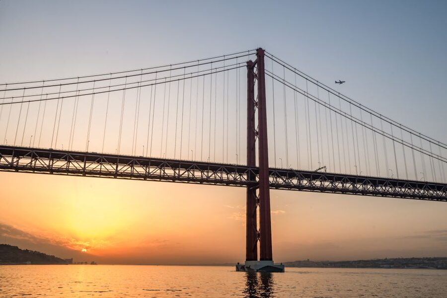 Lisbon: Private Sunset Cruise on the Tagus River with Drink - Start at Belém Marina Gate 1, by the Monument to the Discoveries