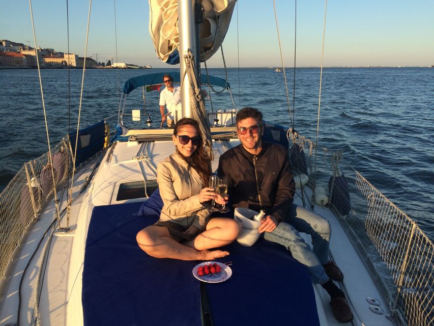 Lisbon: Private Sunset Sailing Tour with Champagne - Leaving Belém: Padrão dos Descobrimentos and Torre de Belém