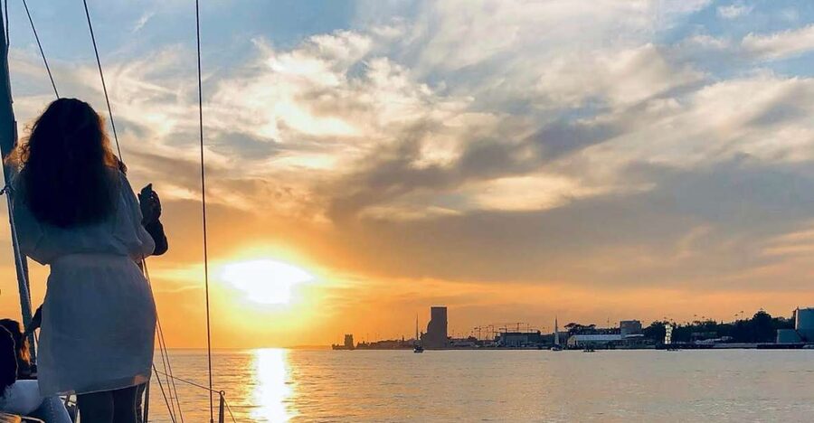 Lisbon: Private Tagus River Sunset Cruise on a Luxury Boat - Why Lisbon looks better from the Tagus at sunset