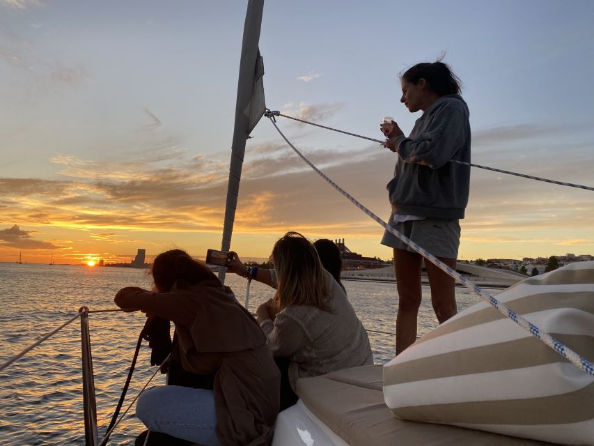 Lisbon: Private Tagus River Sunset Cruise on a Luxury Boat - Where the cruise starts: Doca do Bom Sucesso and the 15-minute rule