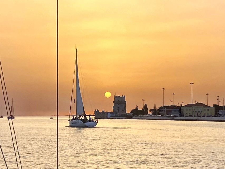 Lisbon: Private Tagus River Sunset Cruise on a Luxury Boat - Price and what $294 gets you for a private group