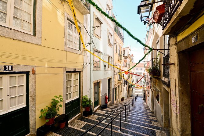 Lisbon Private Tour with Belém Neighborhood - Castelo de São Jorge: Big Views and Medieval Atmosphere