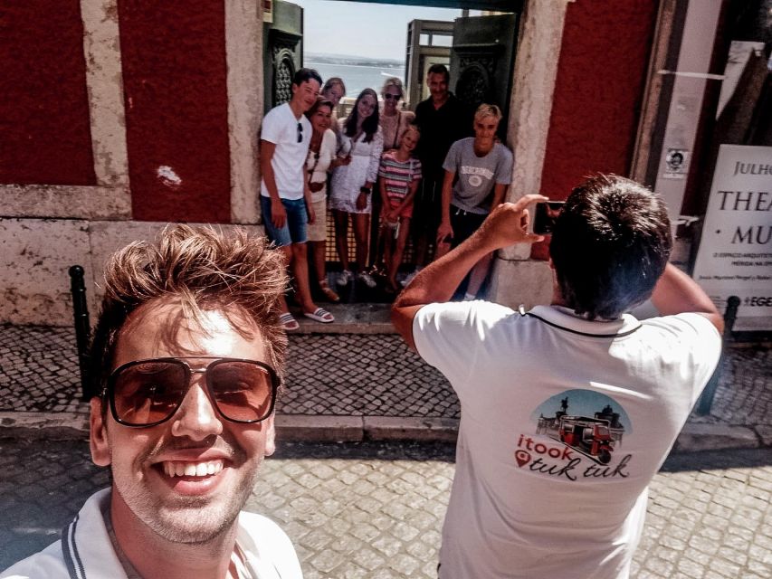 Lisbon: Private Tuk-Tuk Tour - Tagus River photo stops, where the drive does the work