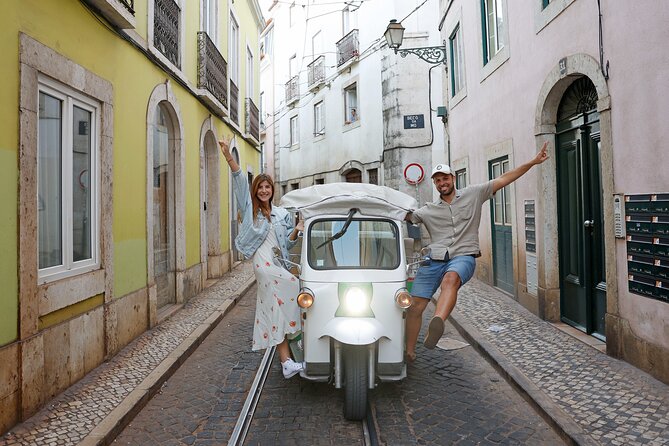 Lisbon Private Tuk Tuk Tour: City Highlights - Viewpoints that do the heavy lifting, Portas do Sol to Senhora do Monte