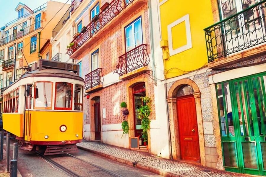 Lisbon: Private Tuk-Tuk Tour of Old Town & Scenic Viewpoints - A fast, friendly way to get Lisbon’s best angles