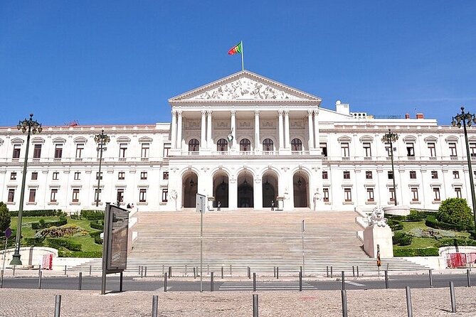 Lisbon-Private Tuk Tuk Tour With Free Hotel Pickup & Drop off - Tips to get better photos and less stress
