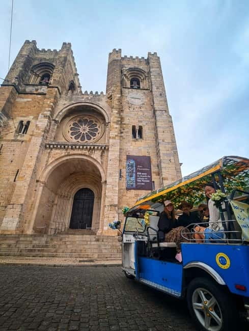 Lisbon: Private Tuk Tuk Tour with Polaroid Photos - Practical details that affect comfort and expectations