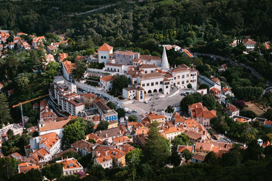 Lisbon: Regaleira, Sintra, Cape Rock & Cascais Day Trip - Lunch in Sintra: use your freedom, don’t just refill energy