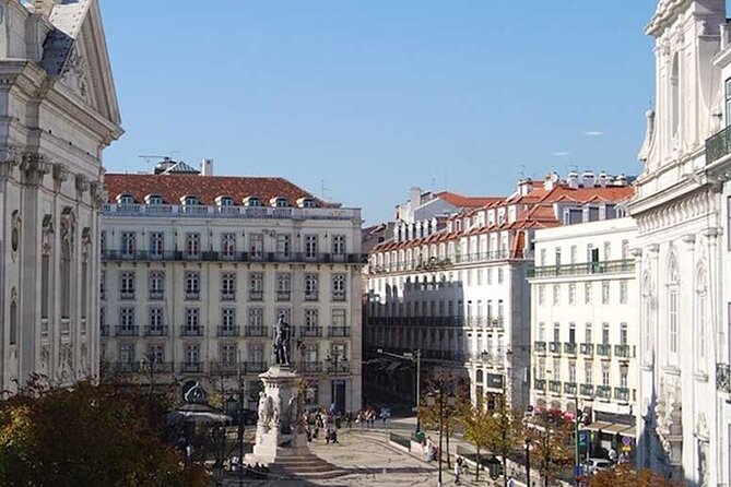 Lisbon Revelation Tour - A morning loop that helps you read Lisbon fast