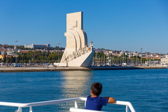 Lisbon River Boat Sightseeing Tour with a Drink - The Discoveries-era monument, the Manueline monastery, and Belém Tower