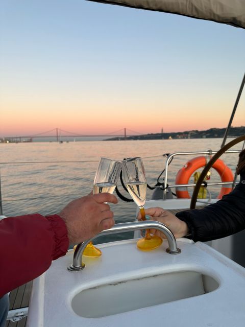 Lisbon: Romantic Cruise with Wine & Portuguese Tapas - Portuguese Tapas and Wine: How the Food Supports the Romance