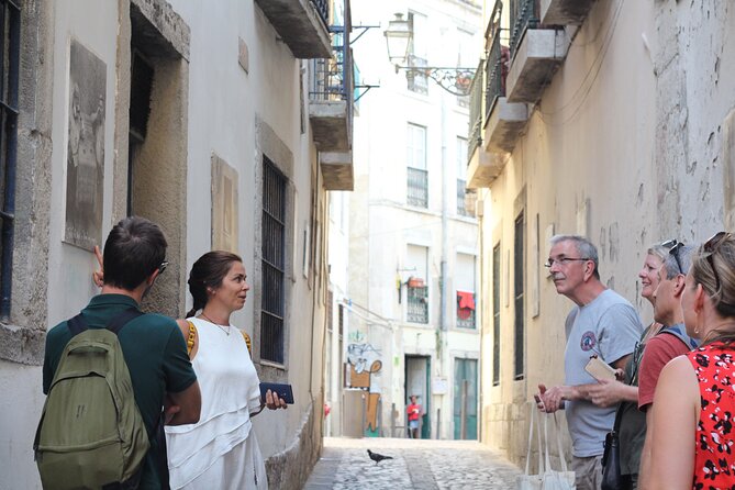 Lisbon Roots - Small group Food & Culture Walking Tour w/tastings - Who this tour suits best
