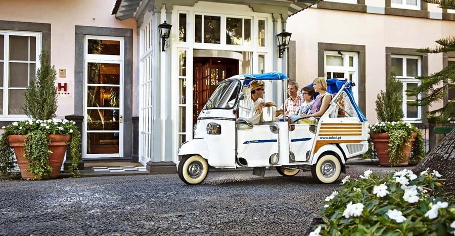Lisbon's historic old town in a tuk-tuk in German - Church of Our Lady of Grace and the final payoff at Senhora do Monte