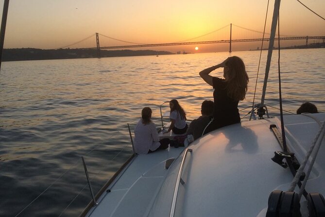 Lisbon Sailing Catamaran Public Cruise with drinks - Two hours on the Tagus: the timing sweet spot