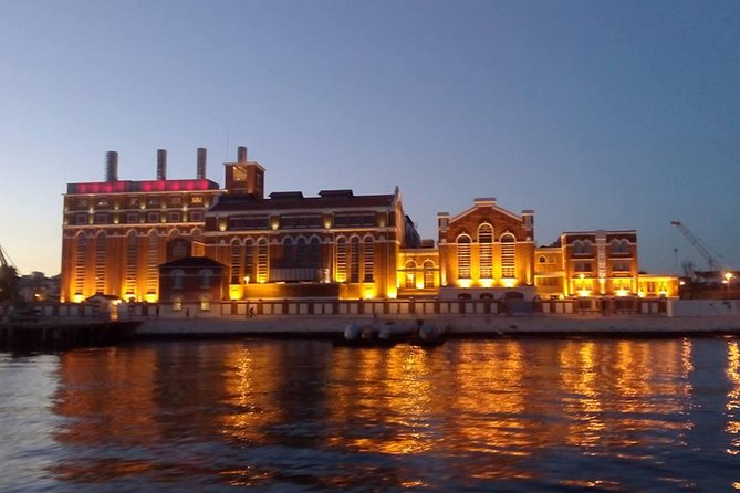 Lisbon Sailing Tour: 2-Hour Cultural Scenic Cruise with Wine - Museu Nacional de Arte Antiga: art across continents, seen from the river