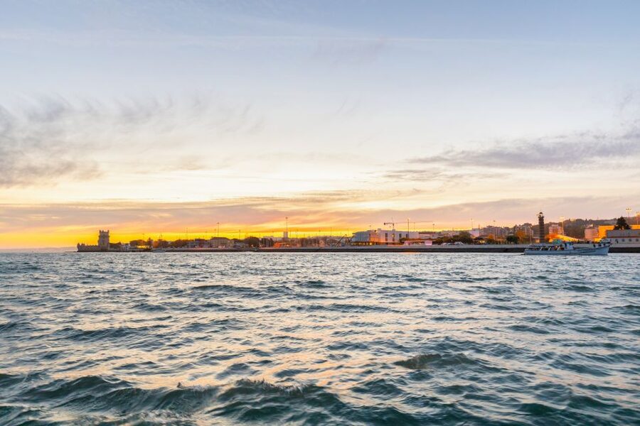 Lisbon: Sailing Tour on the Tagus River - Tagus River Sailing From Doca do Bom Sucesso