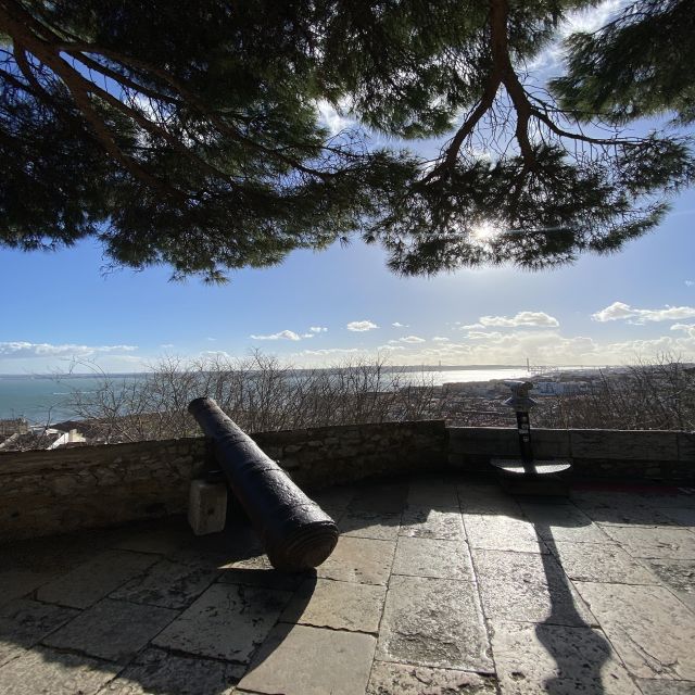 Lisbon: Saint George's Castle Entry & City Self-Guided Tours - Rossio Square, Restauradores Square, and Lisbon Botanic Garden on One Day