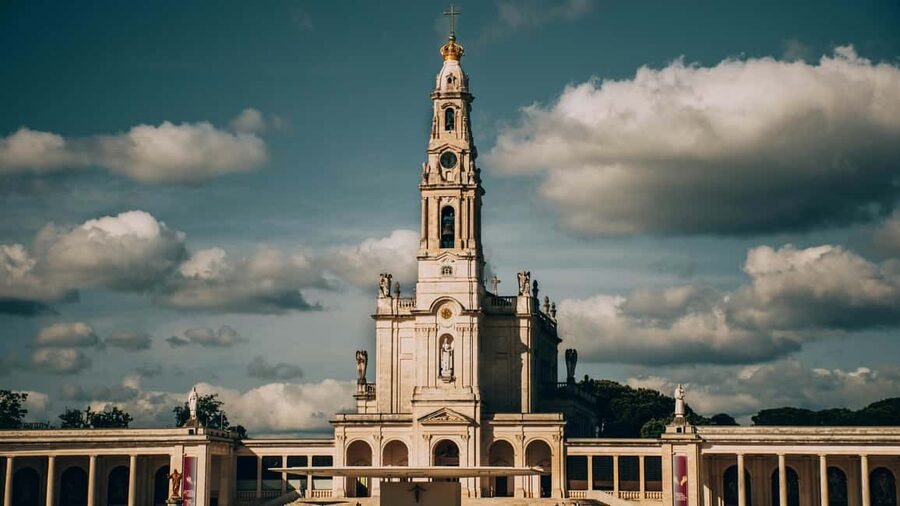 Lisbon: Sanctuary Fátima & Little Shepperd Town Guide Tour - Why this Lisbon to Fátima day trip is such a good use of time