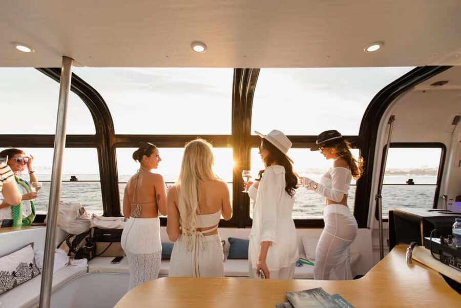 Lisbon – Sangria Social Premium Boat Experience - The Music and Vibe: Fun Factor, Sound Level, and Social Energy