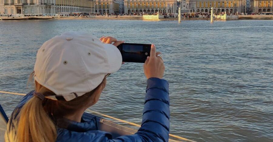 Lisbon: Scenic Day & Sunset Boat Tour with a Drink - Should you book HYPAFAMILY’s Tagus sunset sail with a drink?