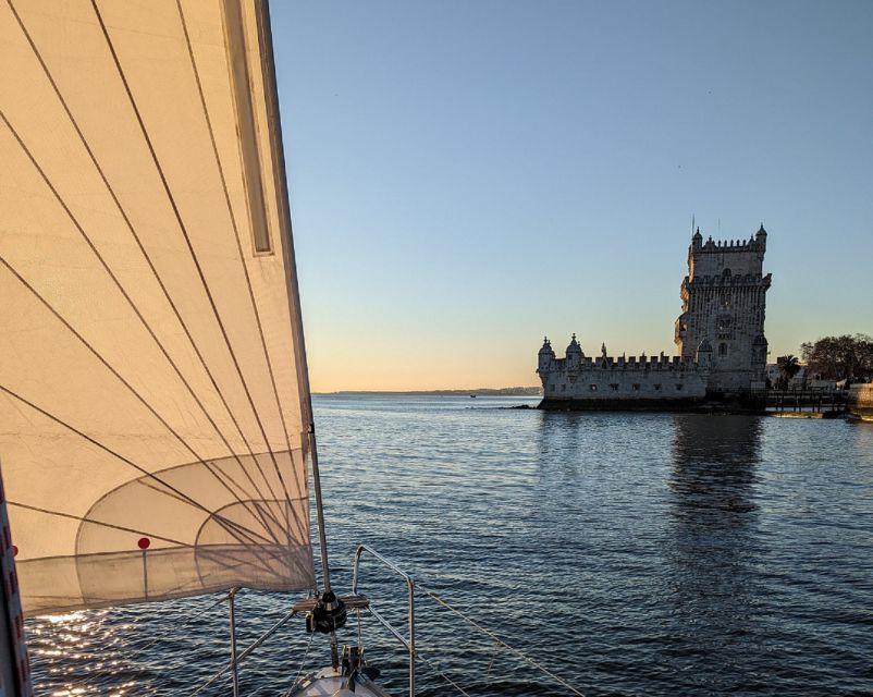 Lisbon: Scenic Day & Sunset Boat Tour with a Drink - What’s included, and how to pack for Lisbon wind and splash risk