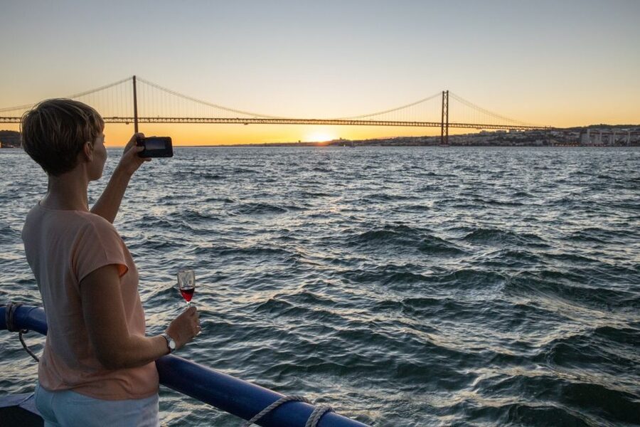 Lisbon: Sightseeing Boat Tour with Hop-On Hop-Off Option - Price at About $21: When It Feels Like Value