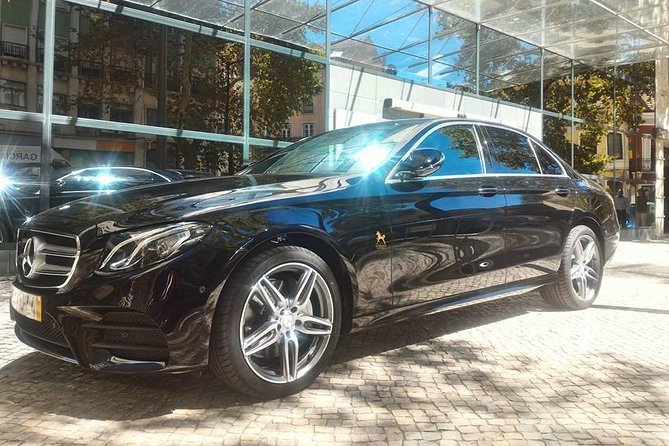 Lisbon - Sintra or Cascais Private Transfer (or vice versa) - Wi-Fi and bottled water: small perks that help you manage real timing
