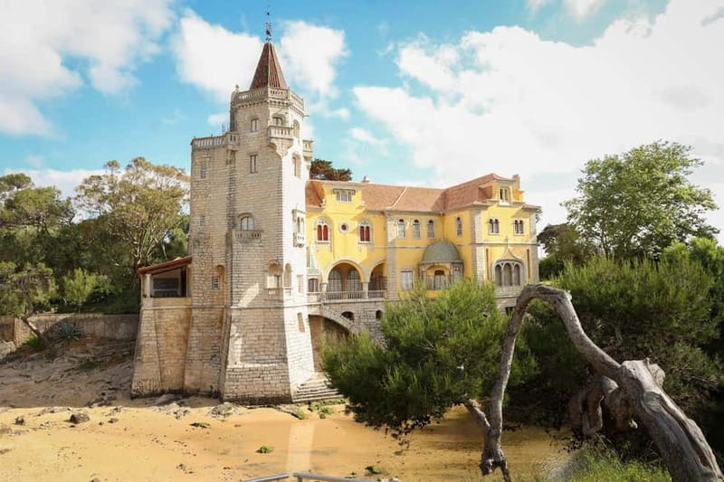 Lisbon: Sintra, Pena, Cascais & Cabo Day Tour With Tickets - What the guide actually adds (and who you might get)