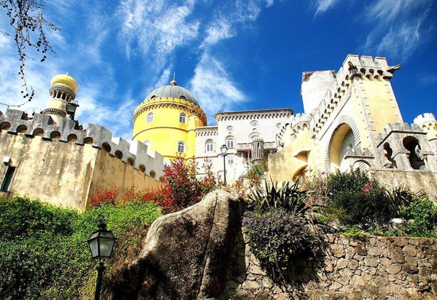 Lisbon: Sintra, Pena Palace, Cabo da Roca & Cascais Day Tour - Cascais finish: a seaside town with aristocratic roots