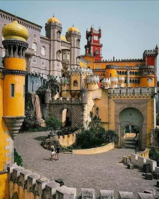 Lisbon: Sintra, Pena Palace, Moorish Castle & Regaleira Tour - Quinta da Regaleira: Gardens, Symbols, and That Famous Well