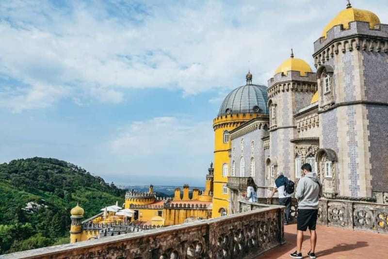 Lisbon: Sintra, Pena Palace, Moorish Castle & Regaleira Tour - Guide Style Makes or Breaks a Big Day
