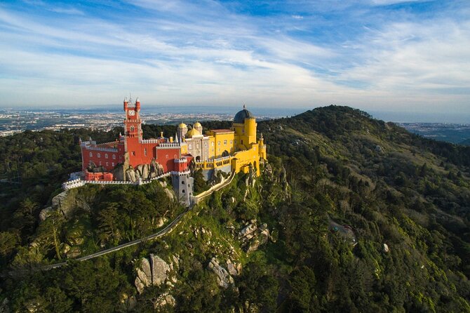 Lisbon: Sintra, Pena Palace, Regaleira, Roca & Cascais Day Tour - Fonte da Sabuga and the quick Moorish Castle exterior