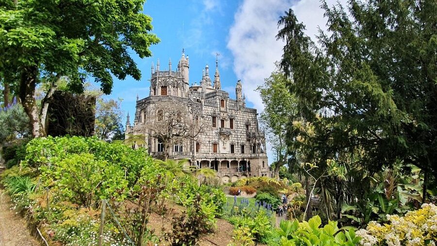Lisbon: Sintra, Roca, Pena Palace, Quinta Regaleira passby - Cascais: your real chance to slow down and eat