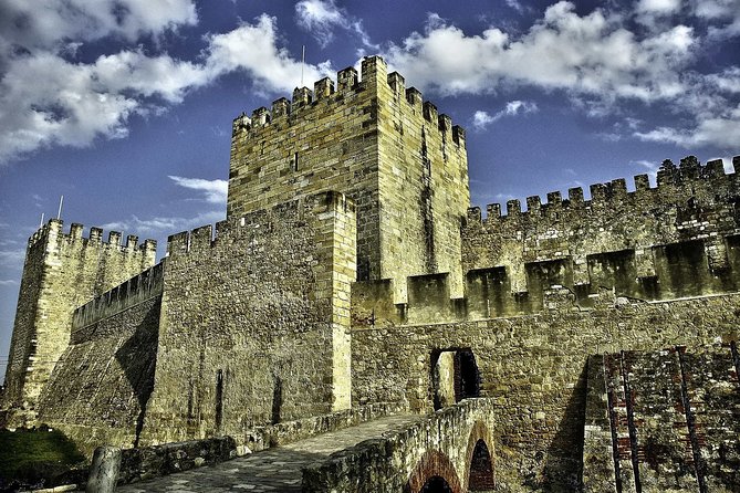 Lisbon Small-Group Sightseeing City Tour with Transportation - Jerónimos Monastery and Belém Tower Photo Time