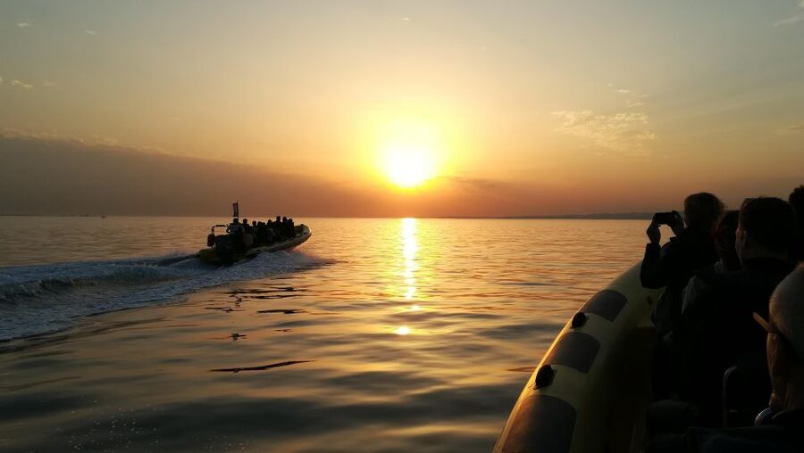 Lisbon Speedboat Sunset with Monuments Sightseeing - Seats, wind, and photos: how to make the hour more comfortable